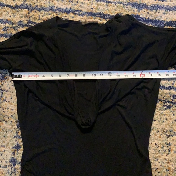 🖤 Cold Shoulder, Hot Look 🖤 Black Cold Shoulder Top – Size L 😏🔥💃 - Picture 8 of 8